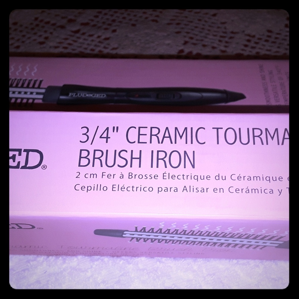 Ceramic tourmaline brush ironn
